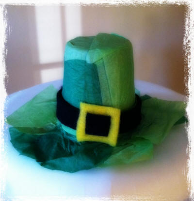Toddler activities, crafts: Easy Little Leprechaun Hat for St Patricks Day!